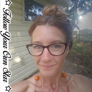 Meet your Posher, Carolyn